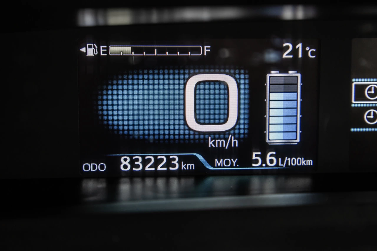 2019 Toyota Prius Tech. E-Awd Main Image