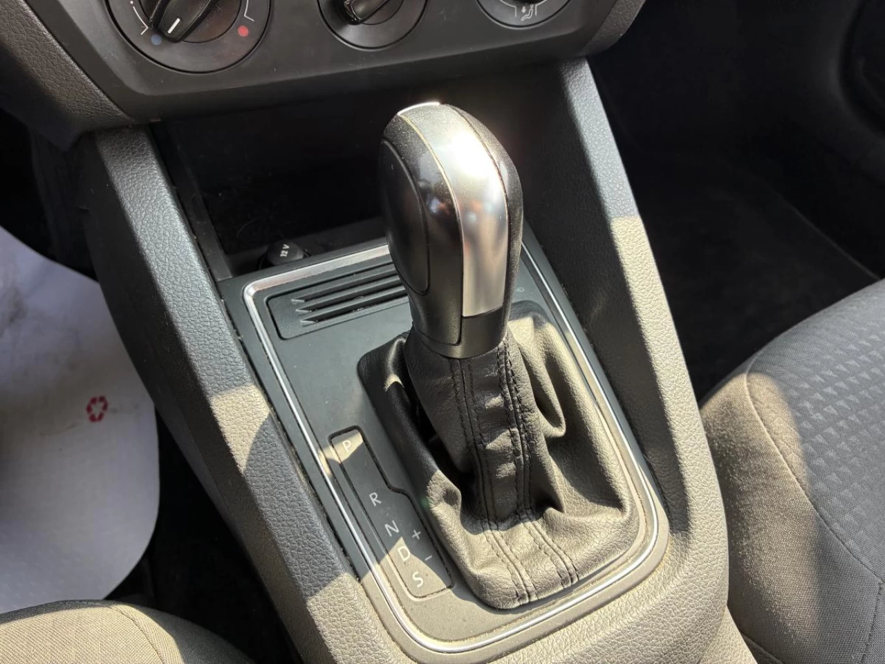 2015 Volkswagen Jetta 4dr 2.0L Auto Trendline+ Image principale