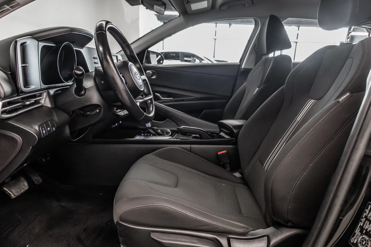 2022 Hyundai Elantra Preferred Image principale