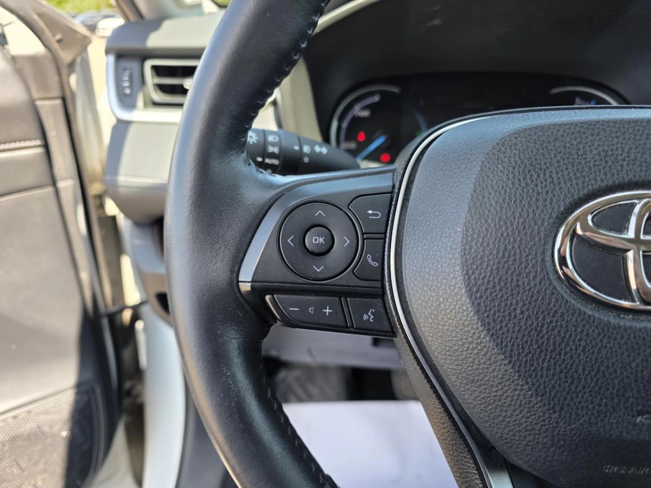 2019 Toyota RAV4 AWD Hybrid Limited Image principale