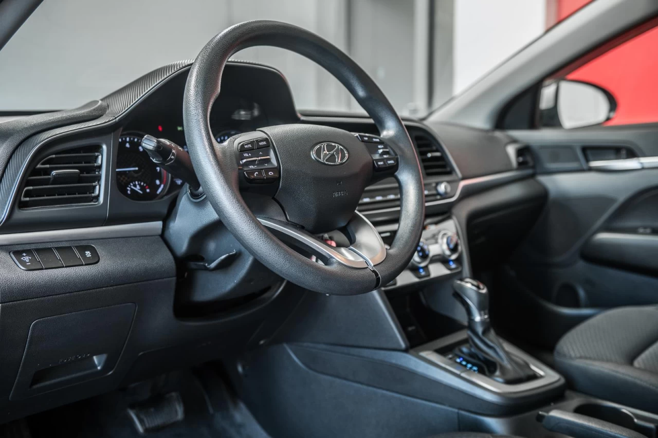 2020 Hyundai Elantra Essential SIEGES.CHAUFFANTS+CARPLAY Main Image