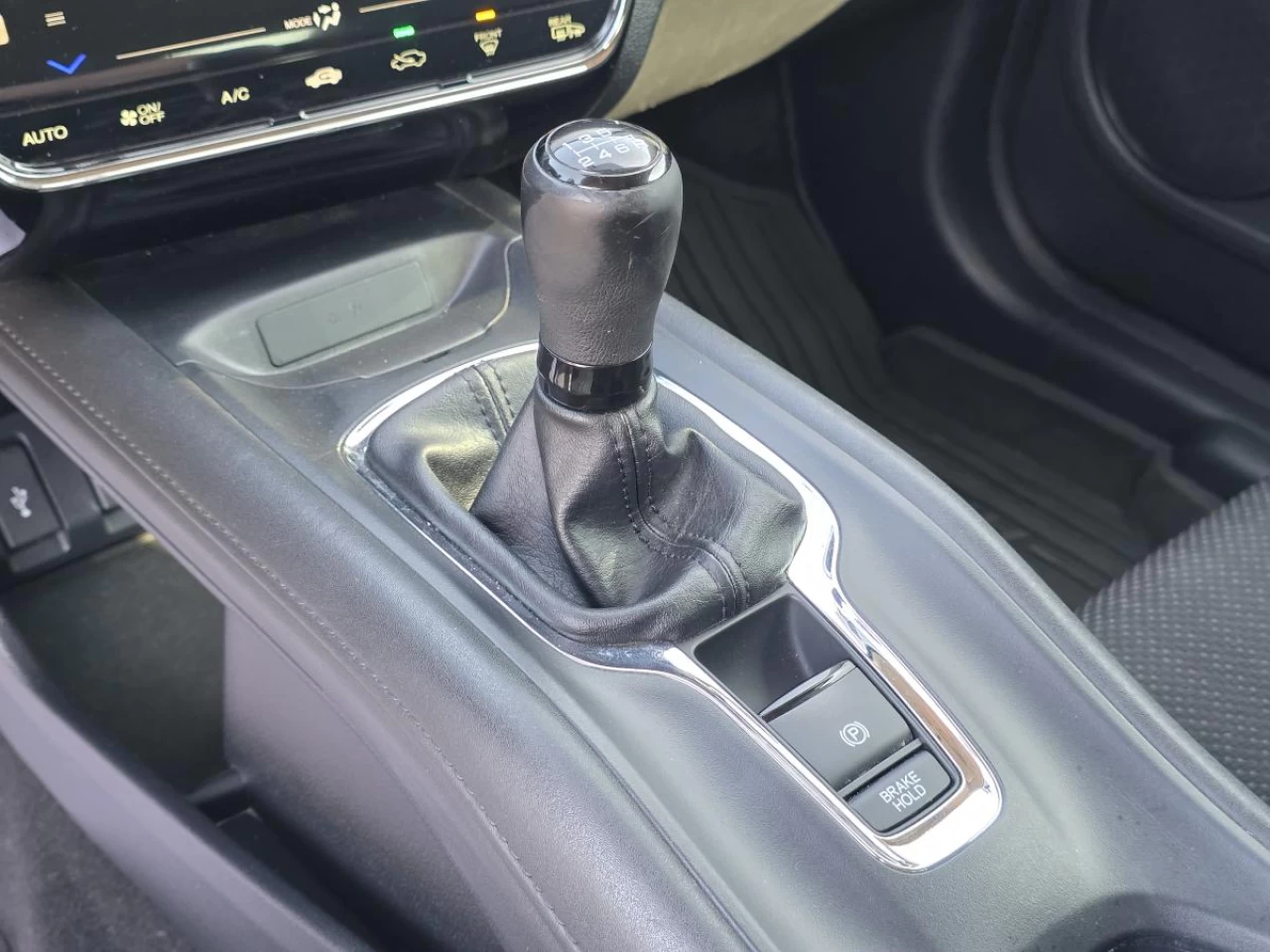 2018 Honda HR-V LX 2WD Manual Main Image