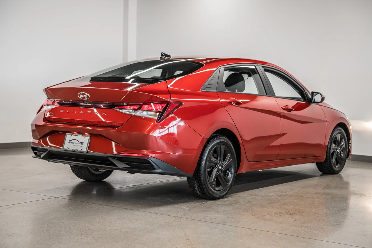 2021 Hyundai Elantra Preferred Main Image