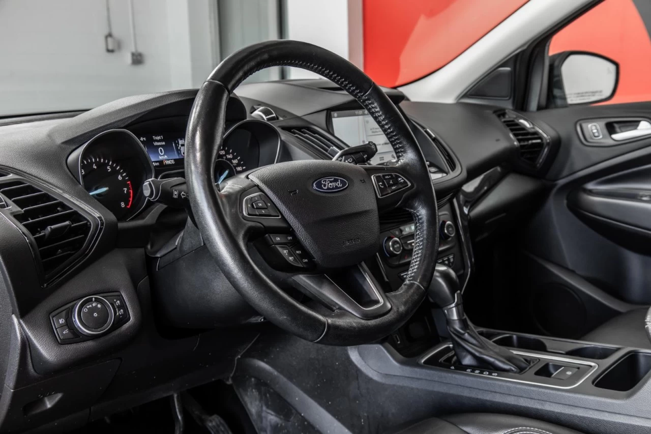 2017 Ford Escape Titanium 4WD+NAVI+TOIT.PANO+CUIR+SIEGES.CHAUFFANTS Image principale