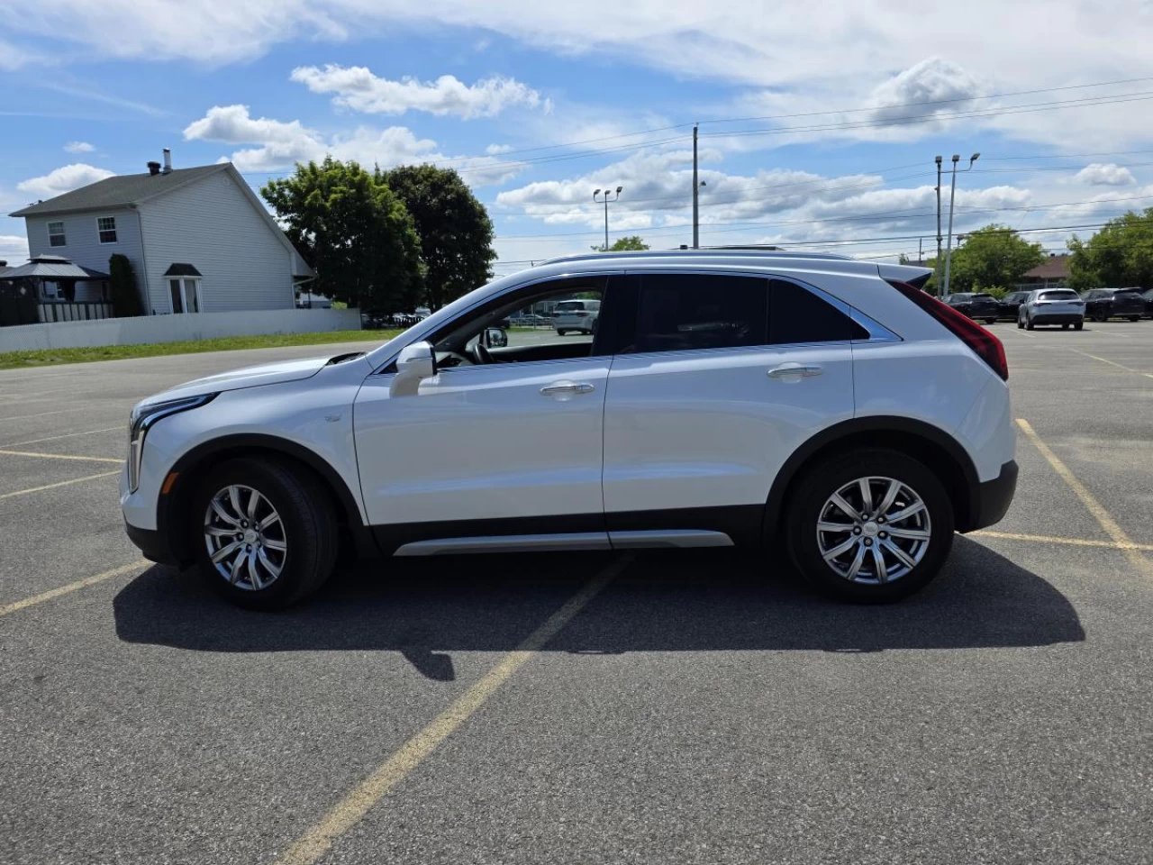 2022 Cadillac XT4 AWD 4dr Premium Luxury Main Image