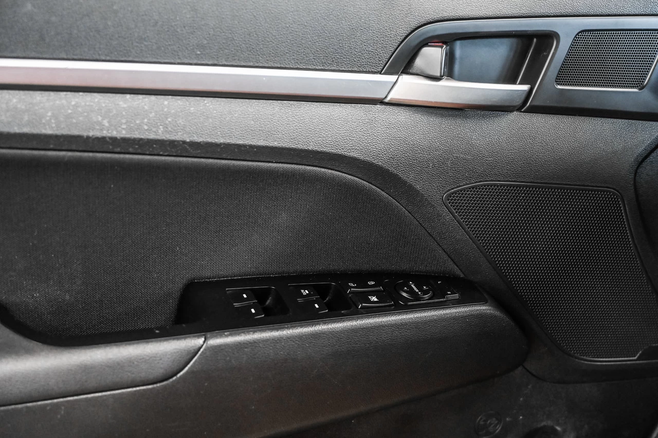 2020 Hyundai Elantra Preferred Main Image