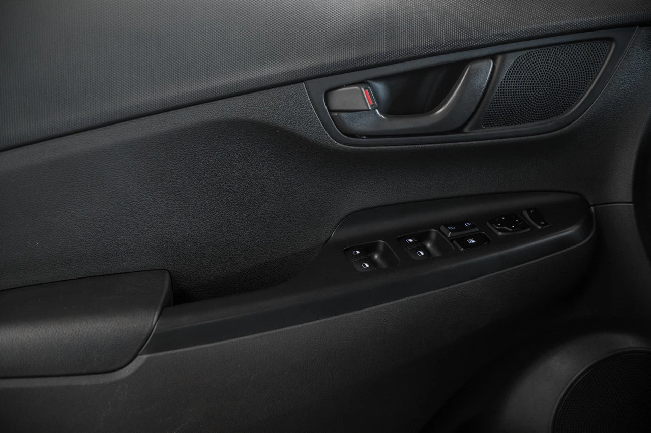 2023 Hyundai Kona Essential Main Image