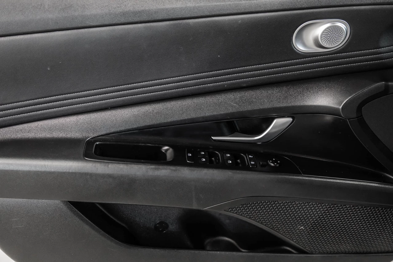 2022 Hyundai Elantra Preferred Image principale