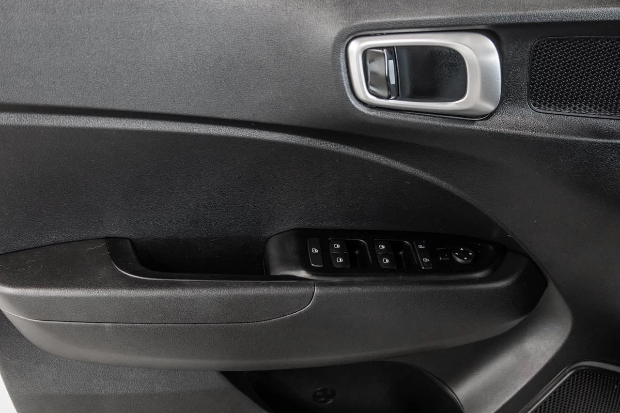 2023 Hyundai Venue Essential Main Image