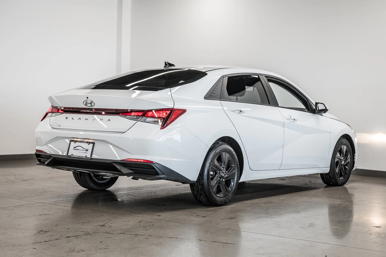 2022 Hyundai Elantra Preferred Image principale