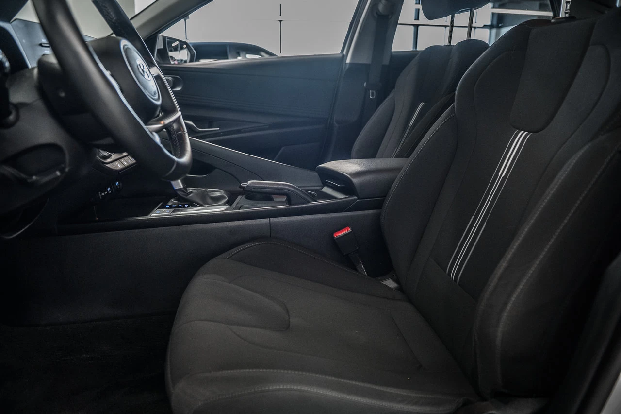 2022 Hyundai Elantra Preferred Image principale
