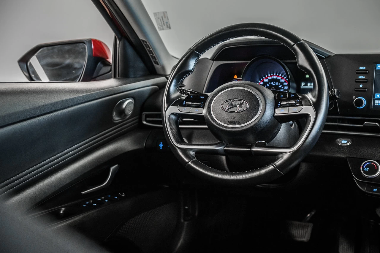 2021 Hyundai Elantra Preferred Main Image
