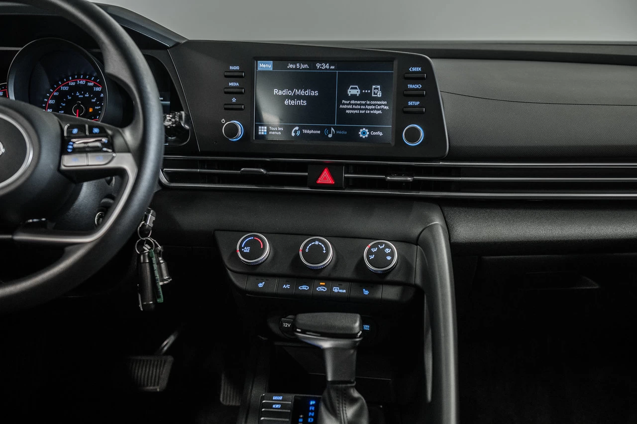 2023 Hyundai Elantra Essential Image principale