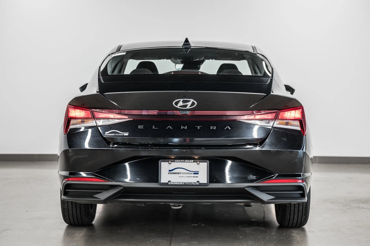2021 Hyundai Elantra Preferred Main Image