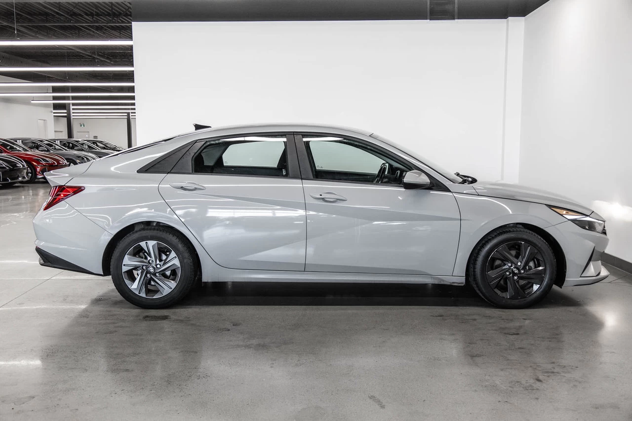 2022 Hyundai Elantra Preferred Image principale