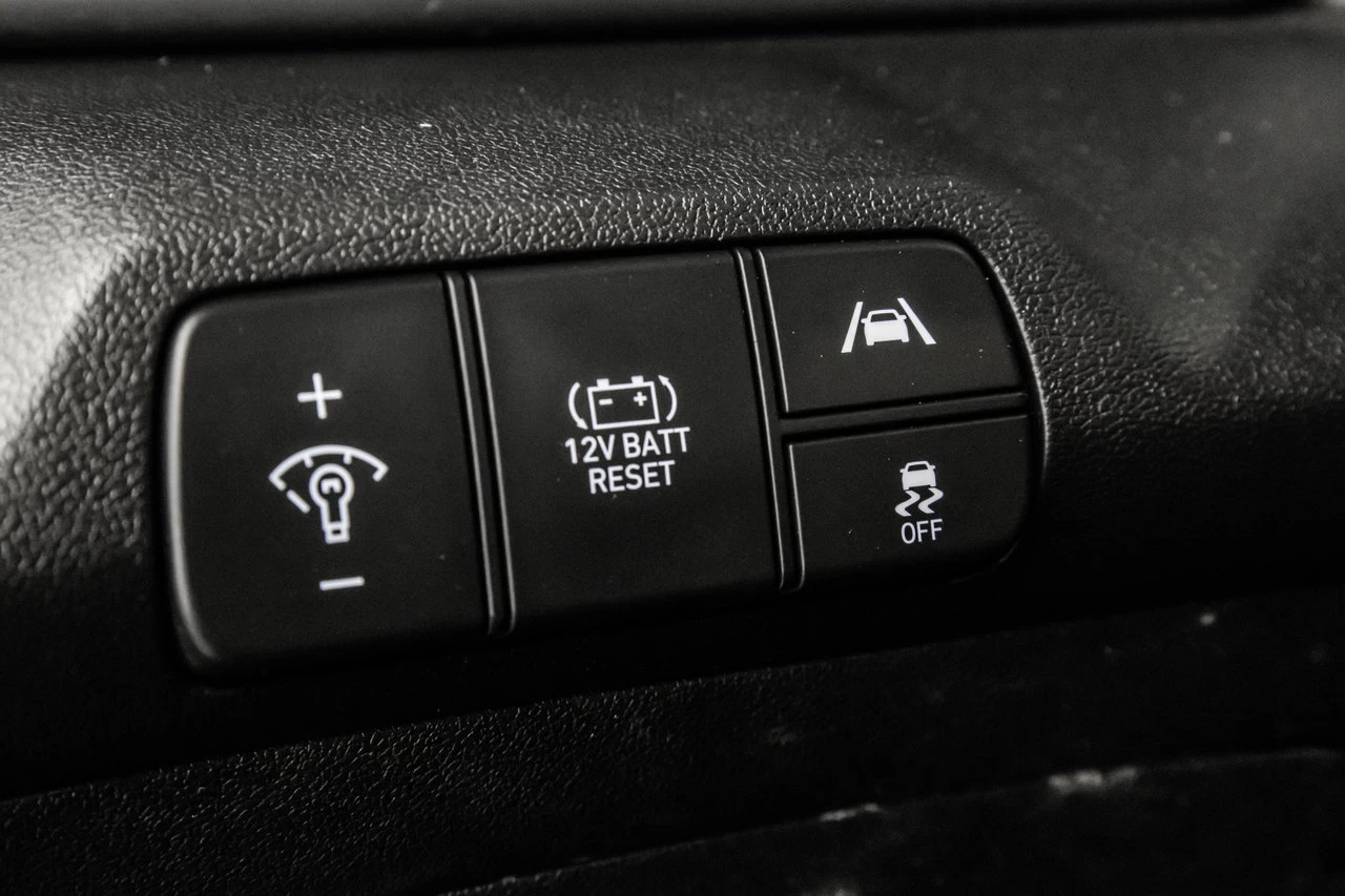 2022 Hyundai Elantra hybrid Preferred Main Image