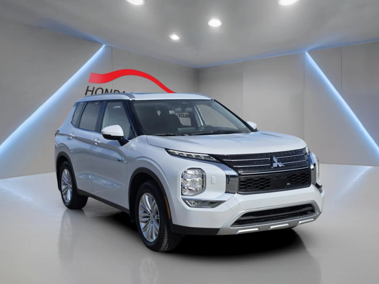 2025 Mitsubishi Outlander LE S-AWC Main Image