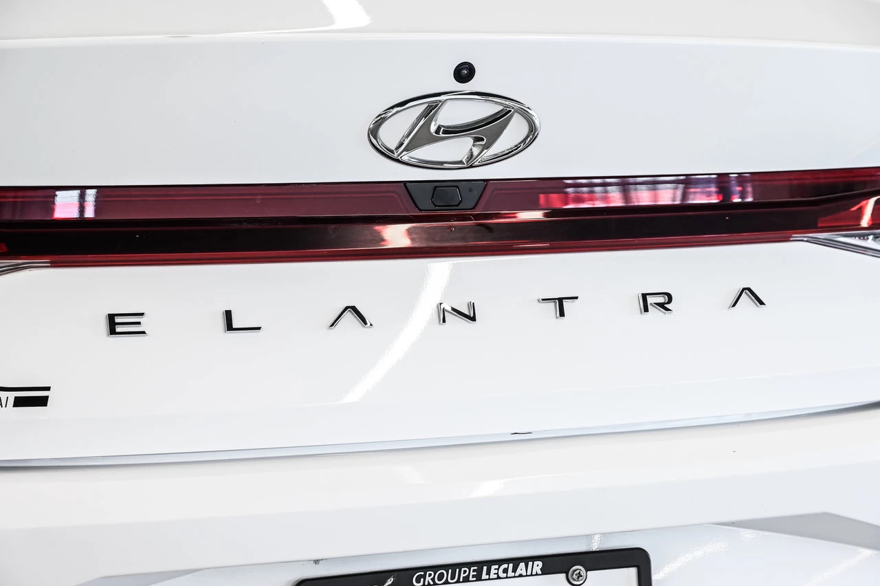 2023 Hyundai Elantra Preferred Image principale