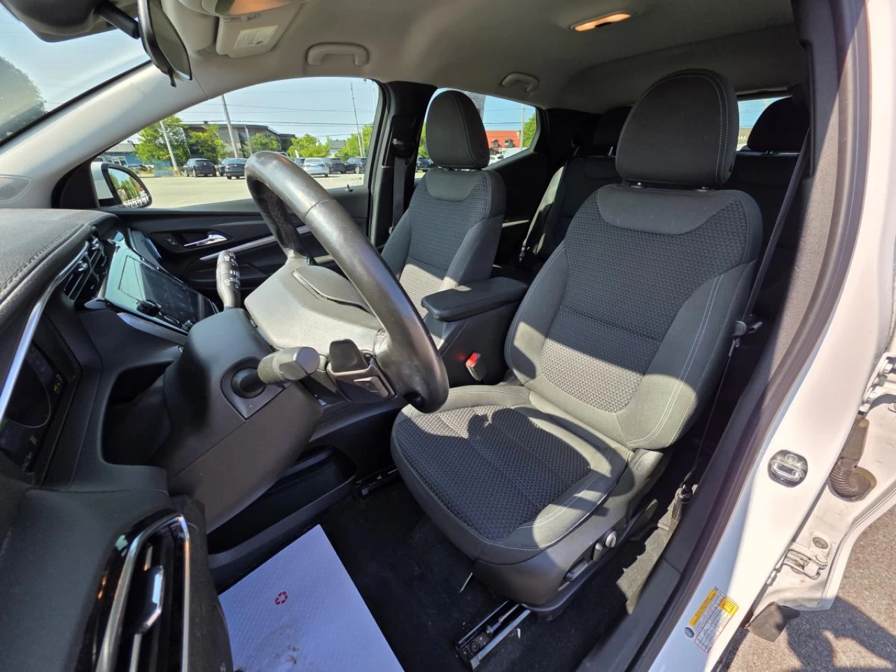 2023 Chevrolet Bolt EUV FWD 4dr LT Image principale