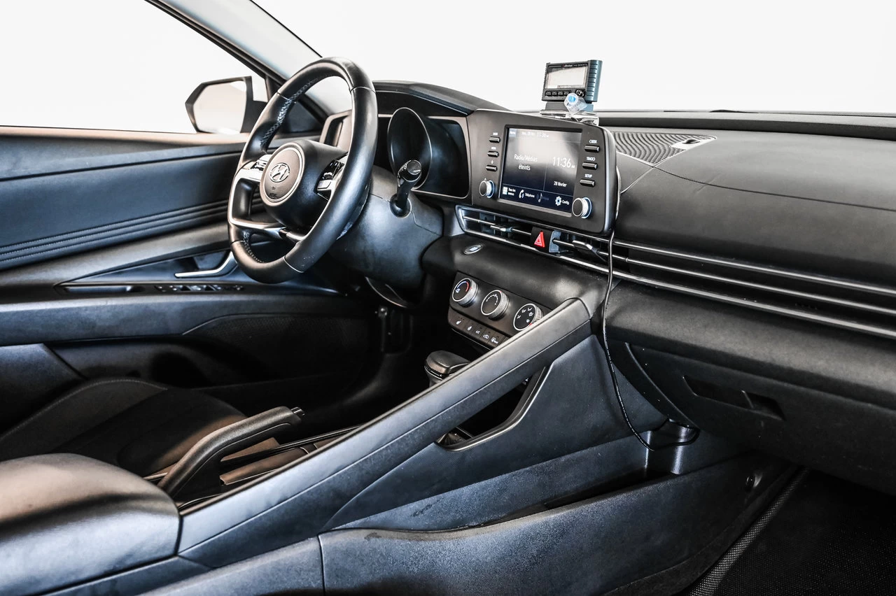 2023 Hyundai Elantra Preferred Image principale