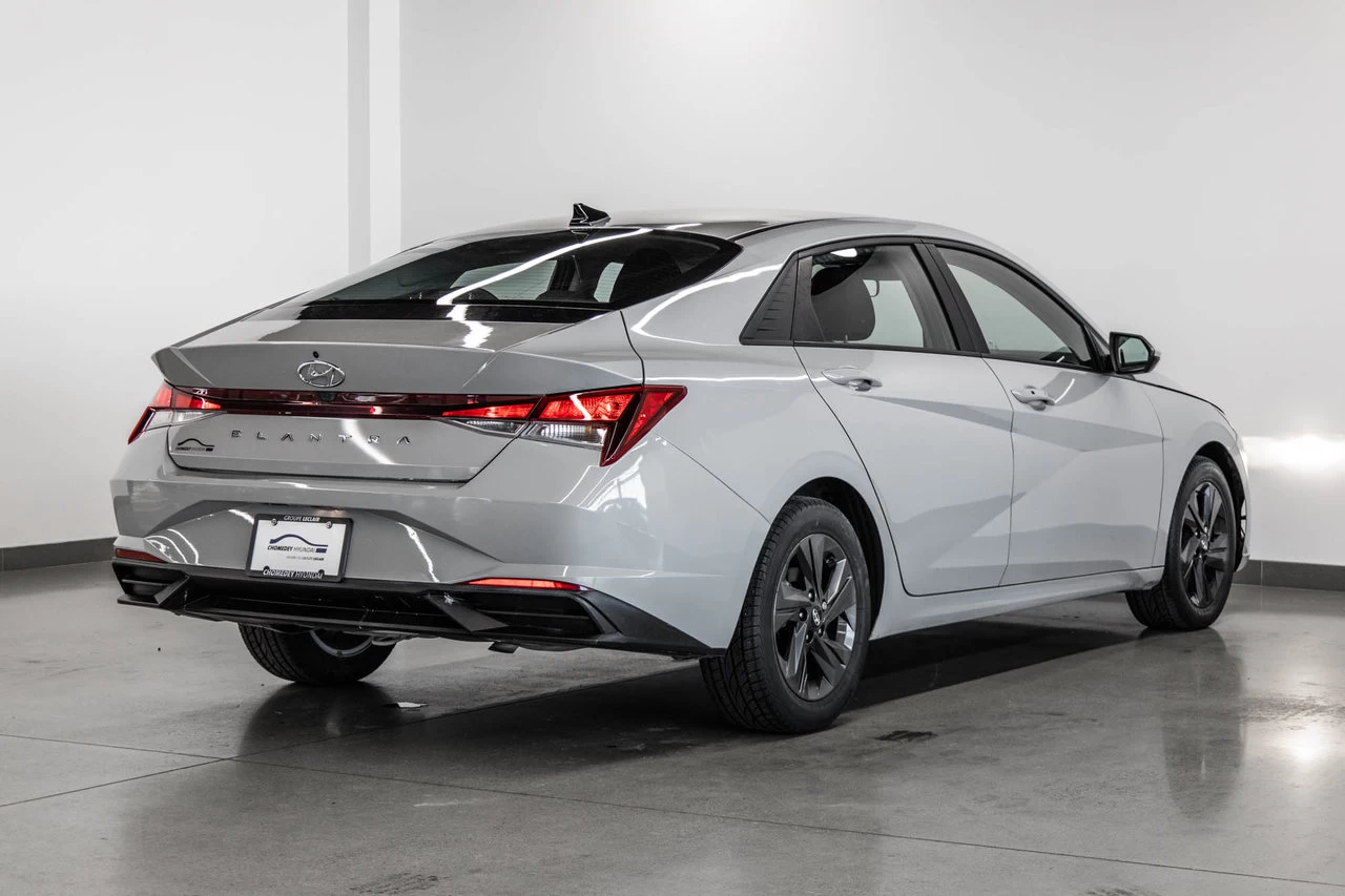 2022 Hyundai Elantra Preferred Image principale