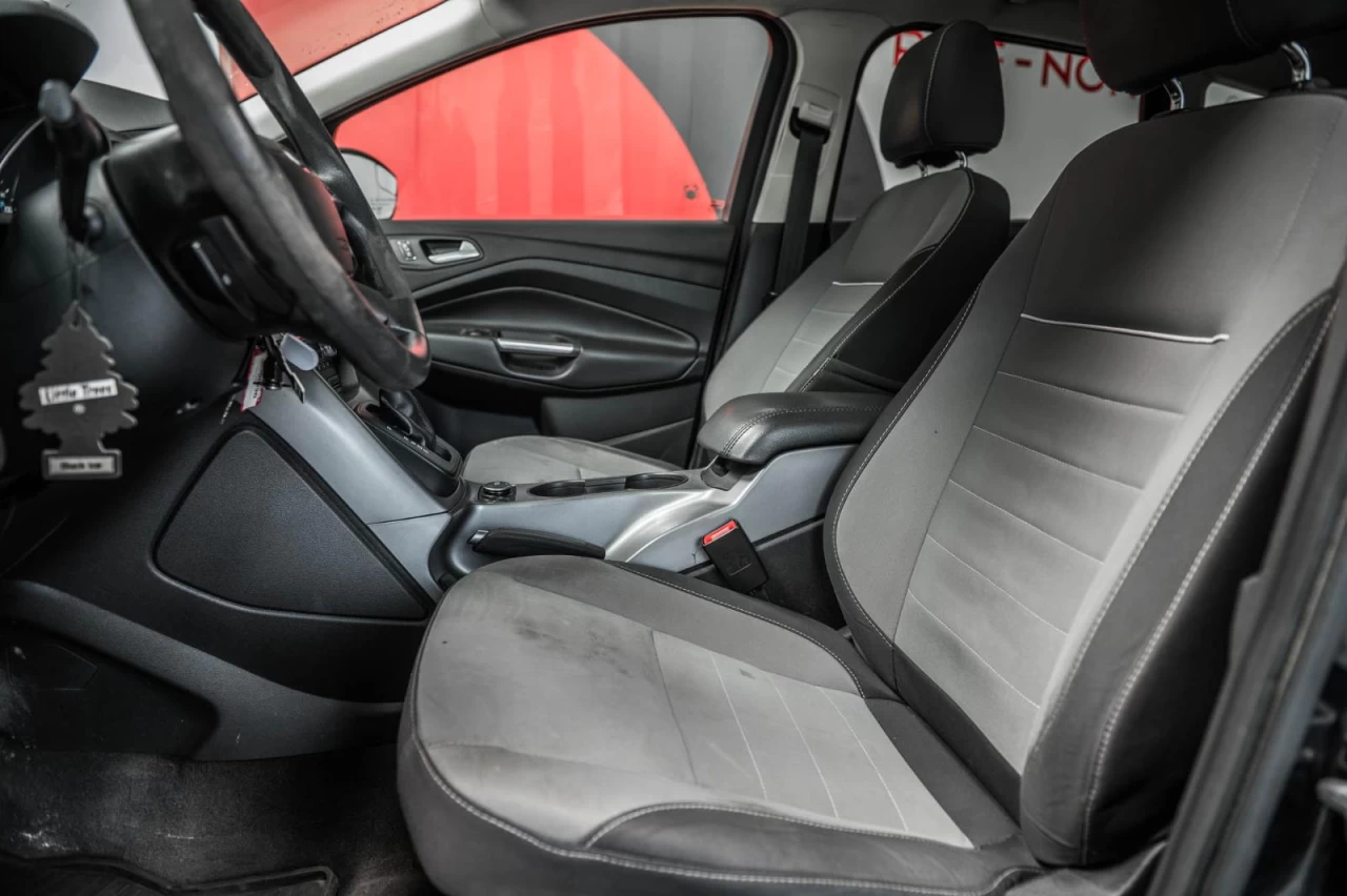 2014 Ford Escape 4WD SE AUBAINE! Image principale