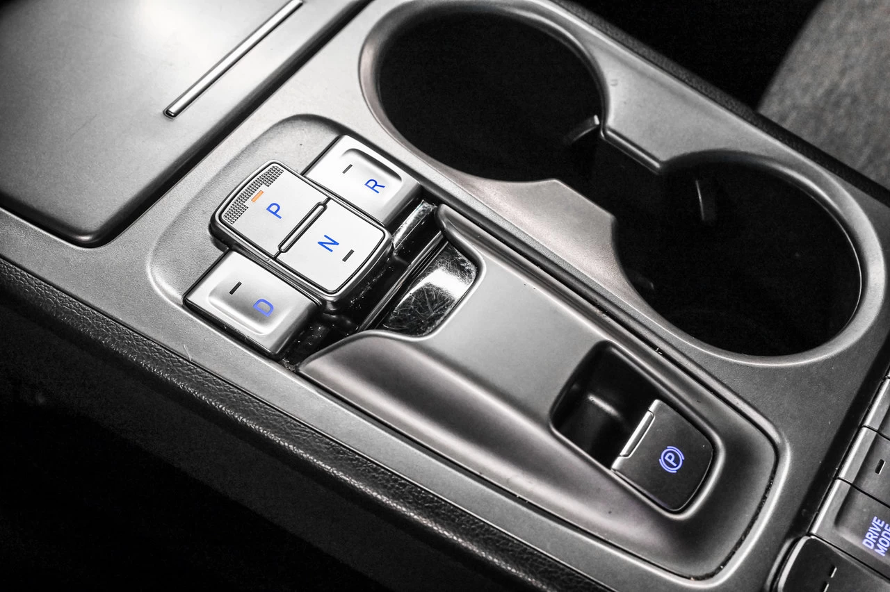 2023 Hyundai Kona electric Preferred Main Image