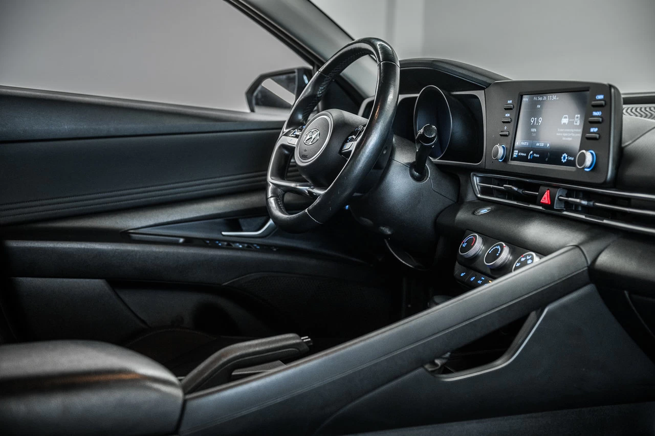 2021 Hyundai Elantra Preferred Main Image