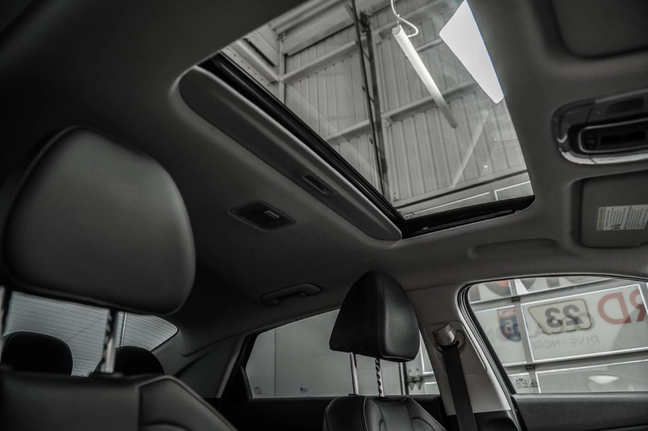2023 Hyundai Elantra Luxury CUIR+CARPLAY+SIEGES.CHAUFFANTS Main Image