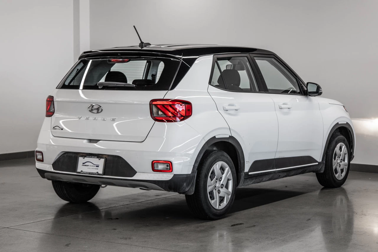 2023 Hyundai Venue Essential Main Image