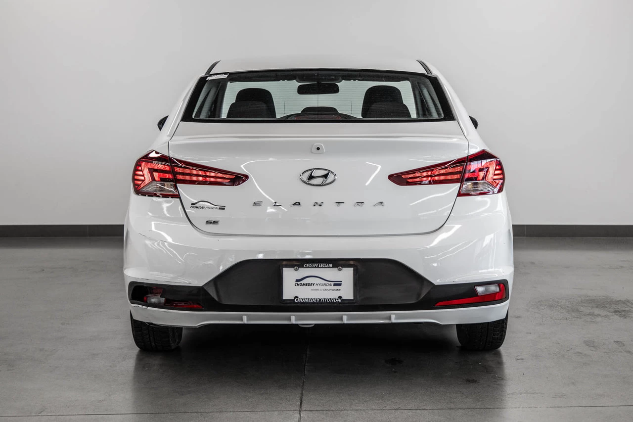 2020 Hyundai Elantra Essential Main Image