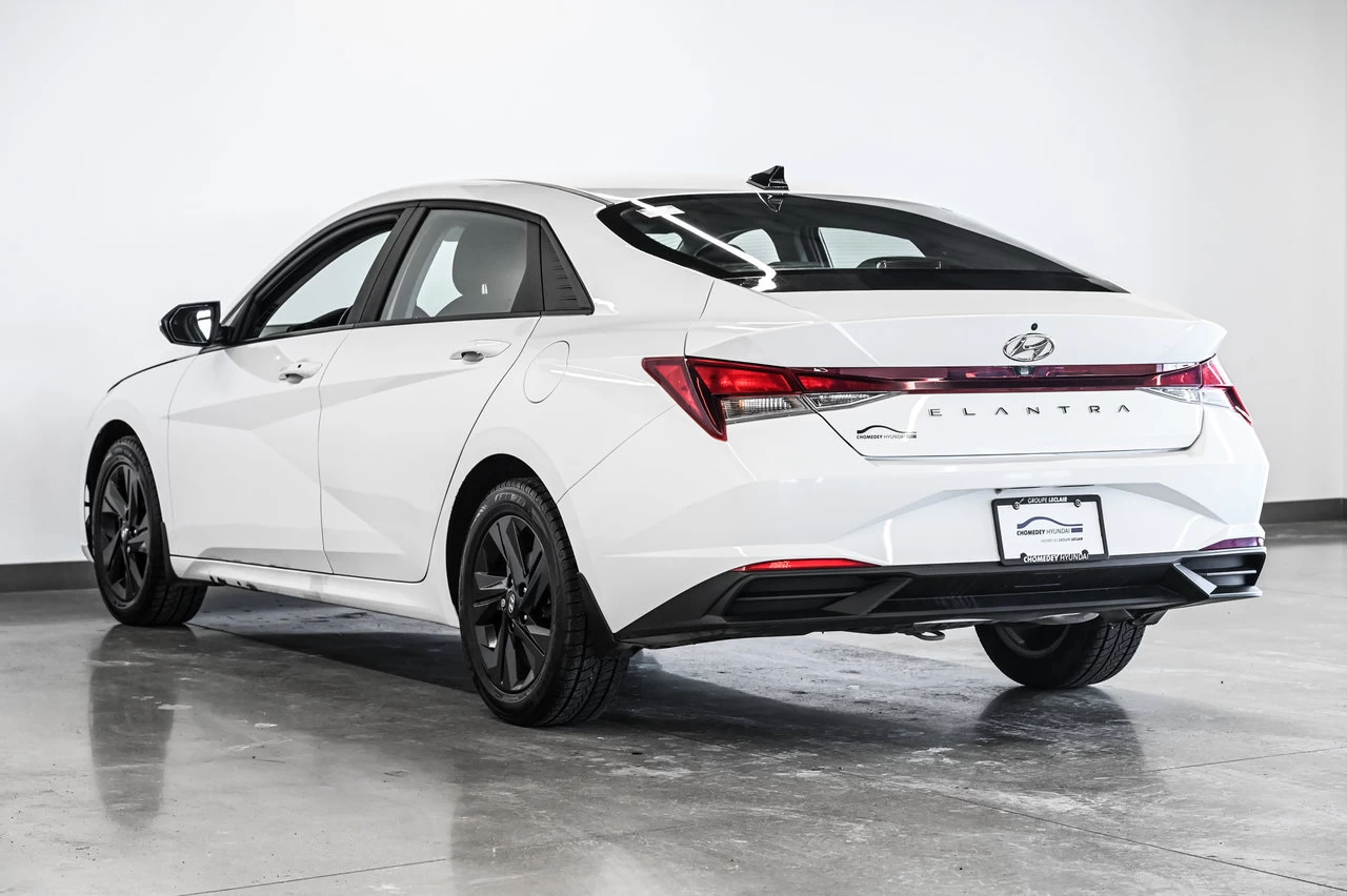 2023 Hyundai Elantra Preferred Image principale
