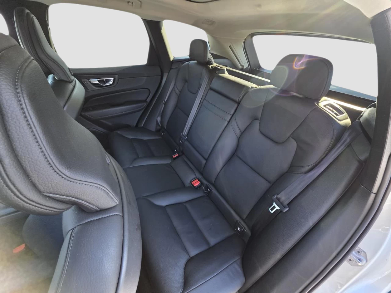 2019 Volvo XC60 T6 AWD Momentum Image principale