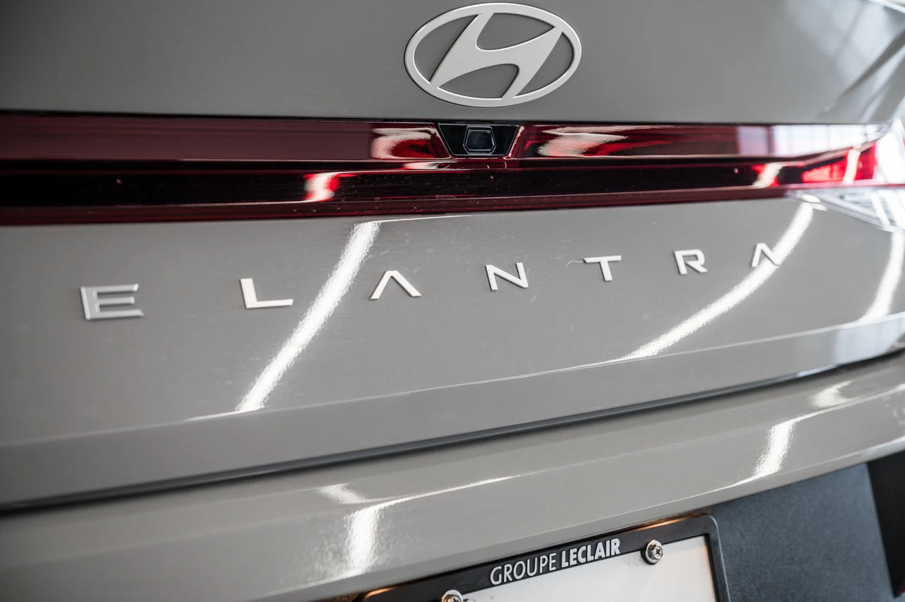 2025 Hyundai Elantra Preferred Main Image