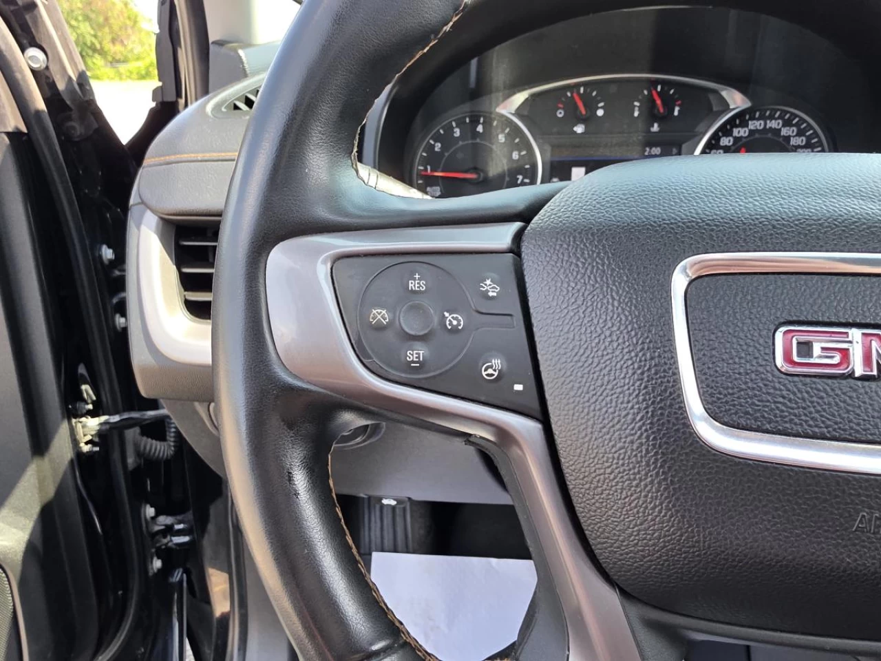 2023 GMC Terrain AWD AT4 Image principale