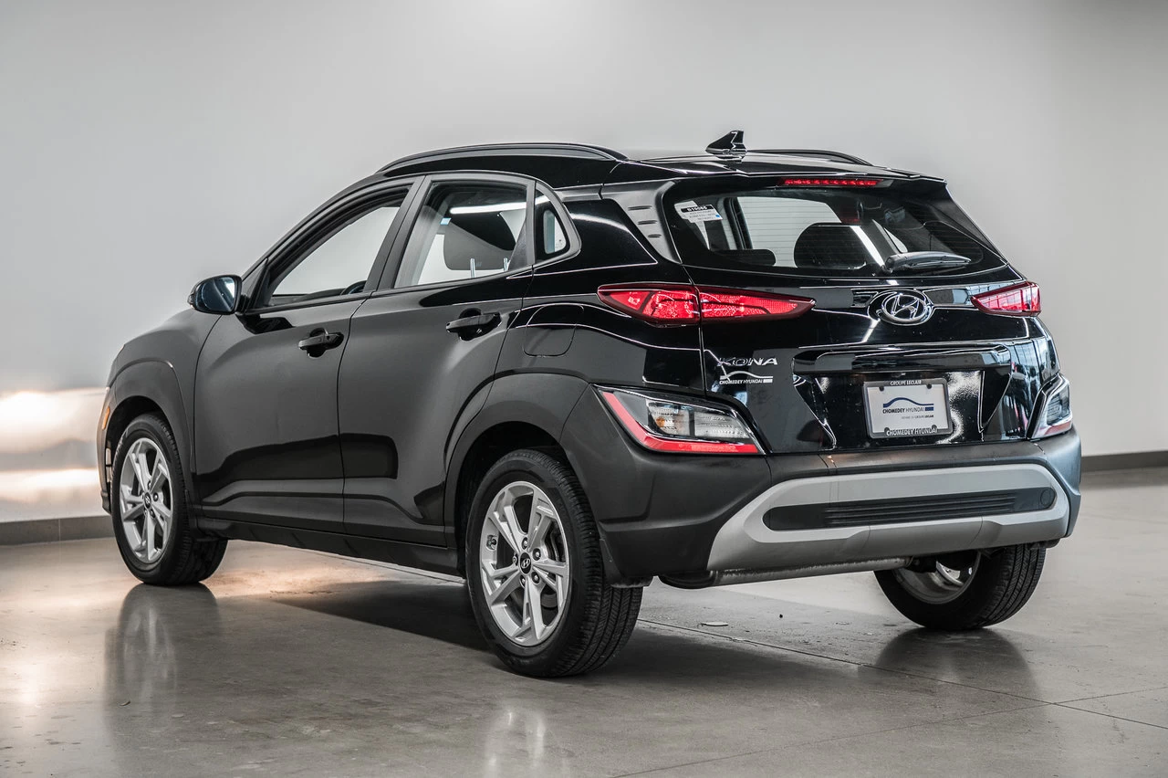 2022 Hyundai Kona Preferred Main Image