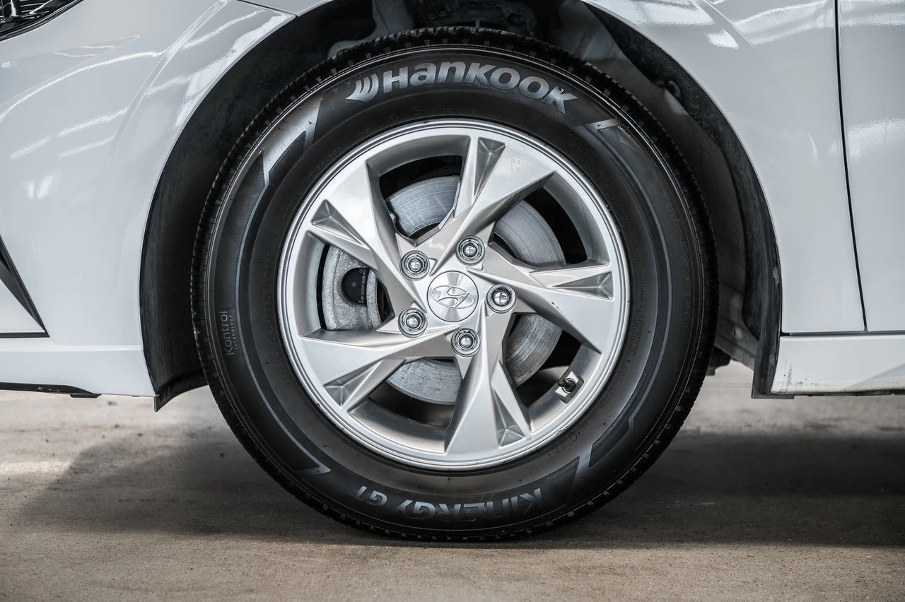 2023 Hyundai Elantra Essential Image principale