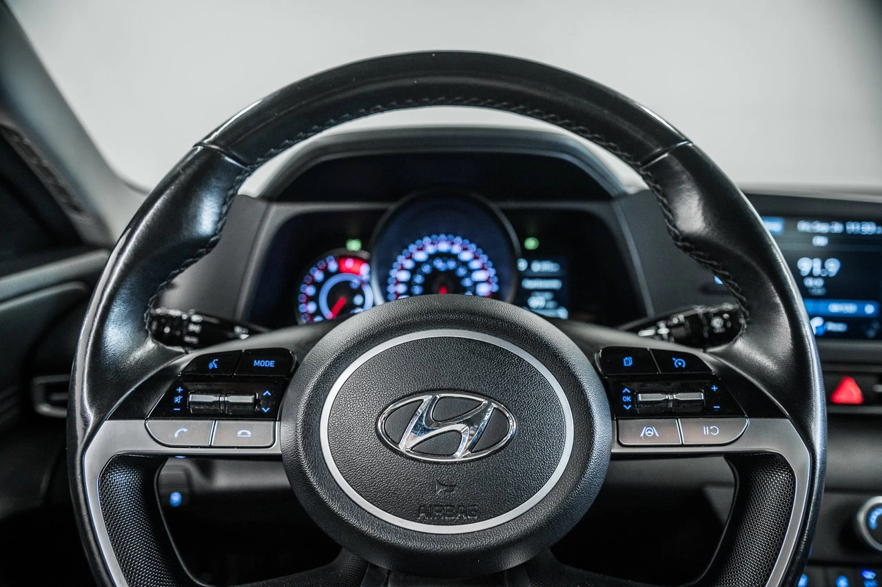 2021 Hyundai Elantra Preferred Main Image