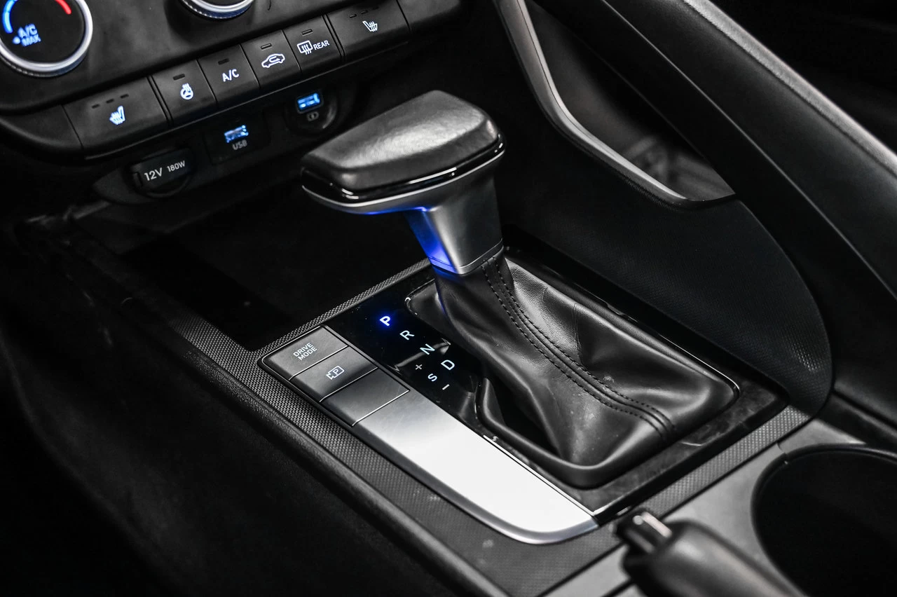2023 Hyundai Elantra Preferred Image principale