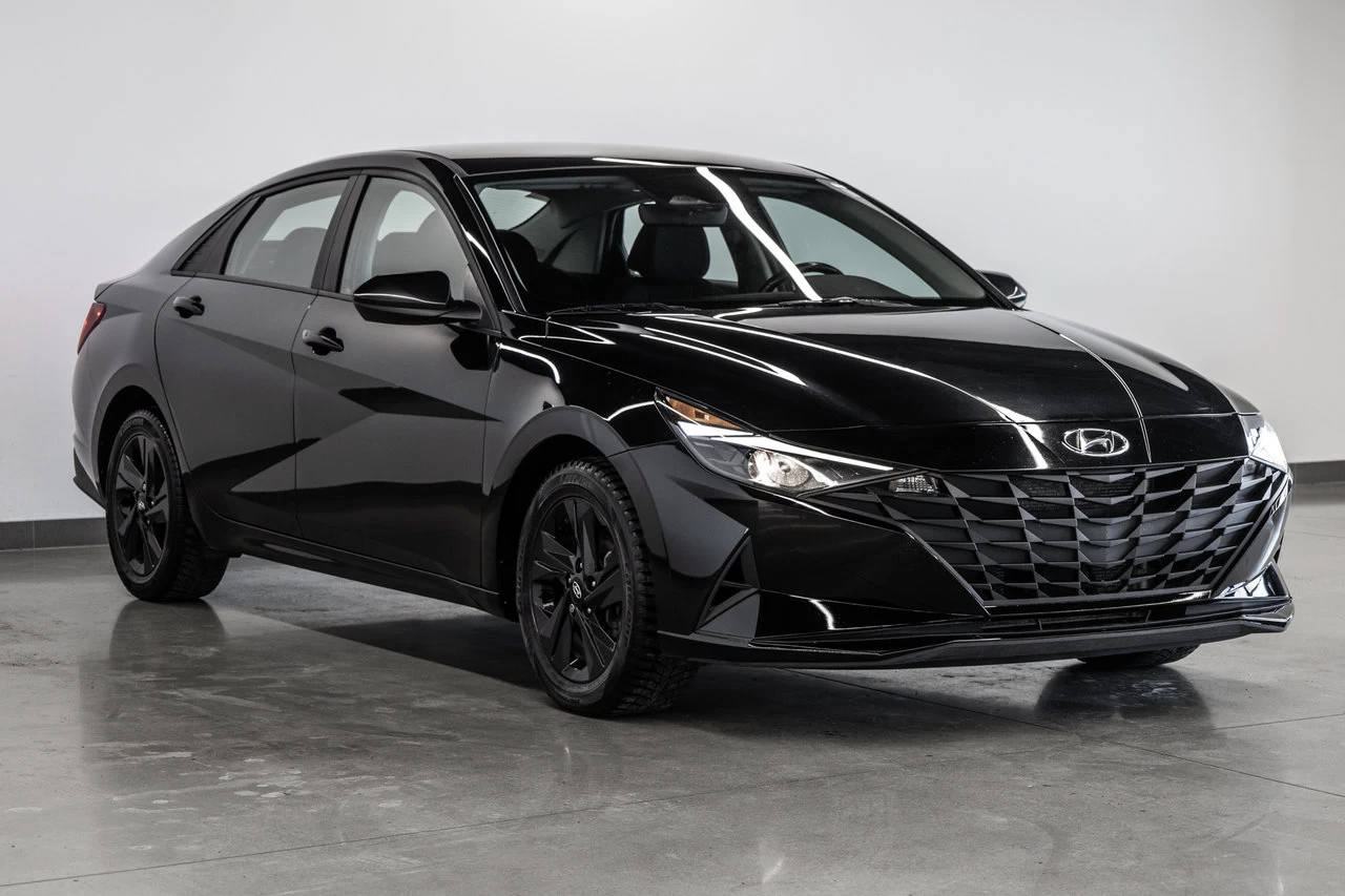 2022 Hyundai Elantra hybrid Preferred Main Image