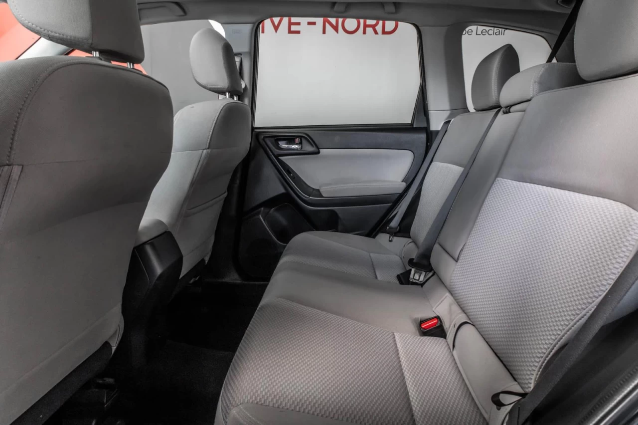 2015 Subaru Forester Touring 4x4 Garantie 1 AN Image principale