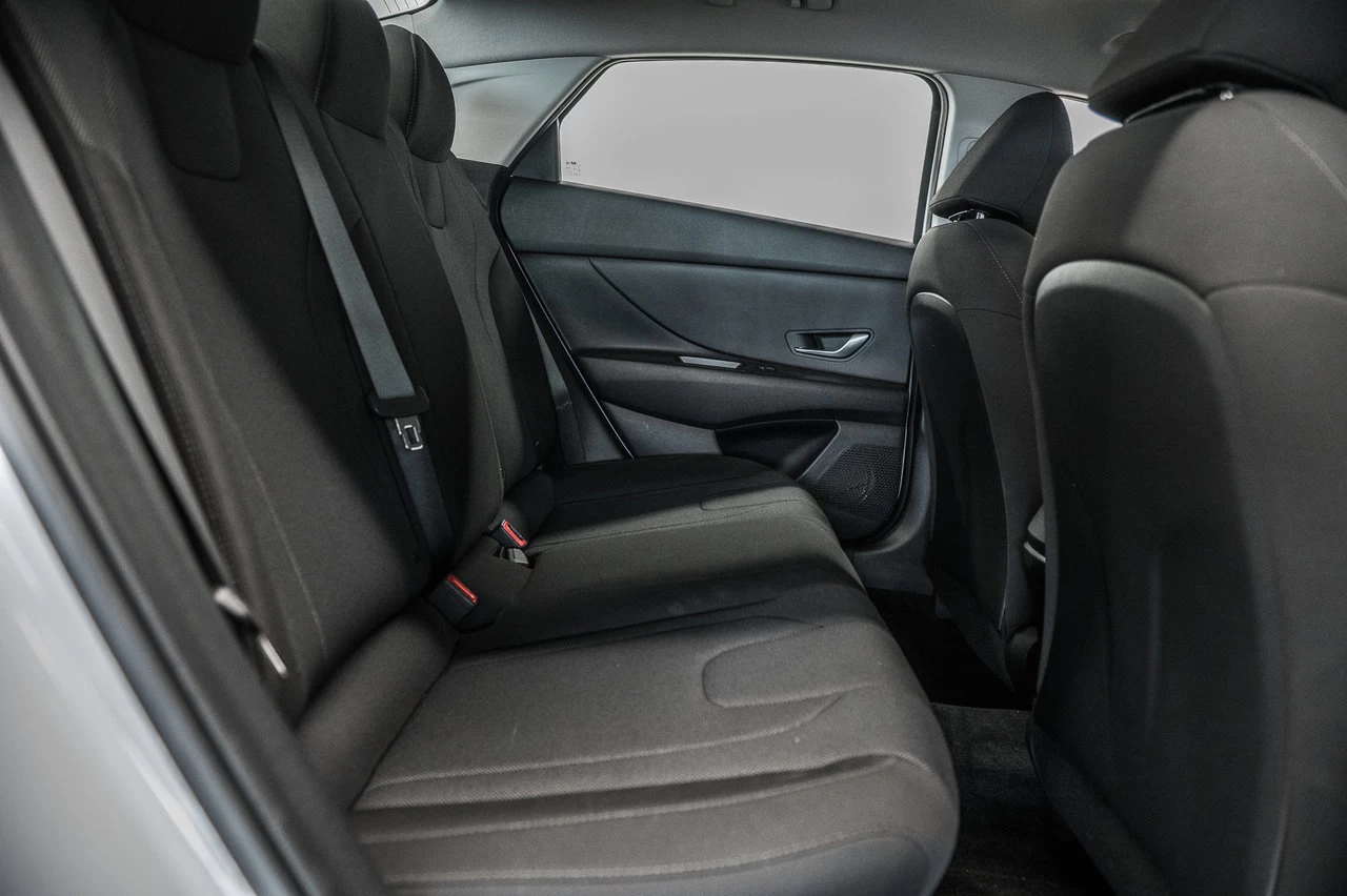 2023 Hyundai Elantra Essential Image principale