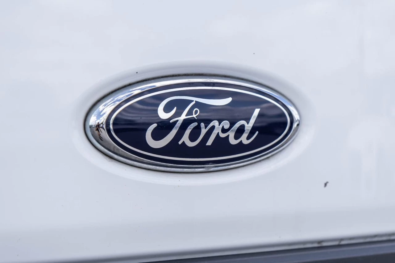 2017 Ford Transit Cargo Van T-250 148" Low Rf - GARANTIE 1 AN Main Image