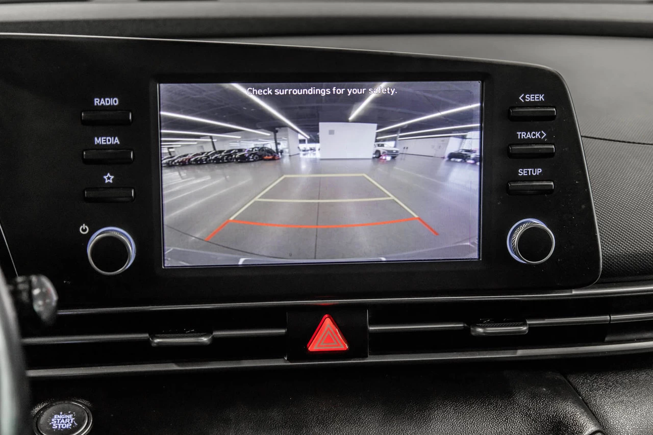 2022 Hyundai Elantra Preferred Image principale