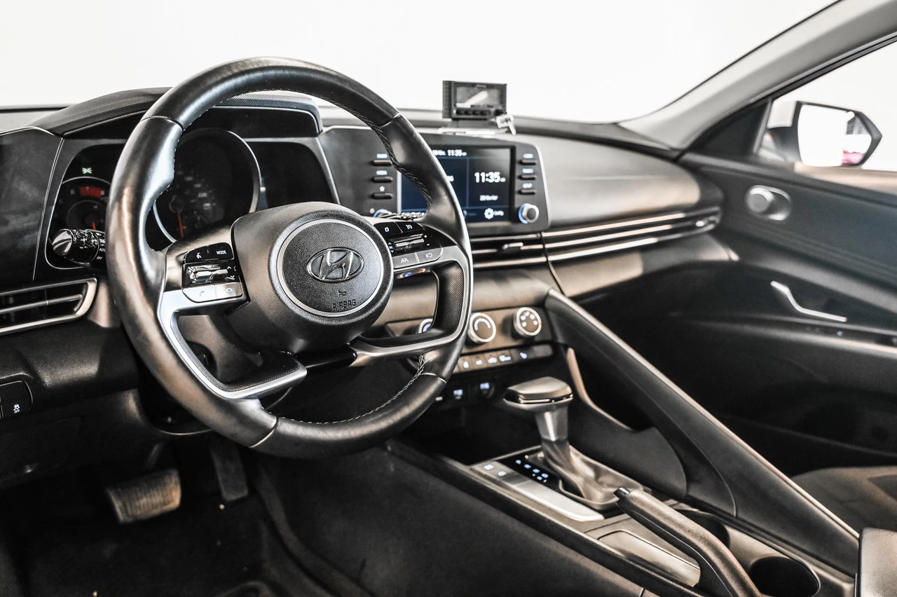 2023 Hyundai Elantra Preferred Image principale
