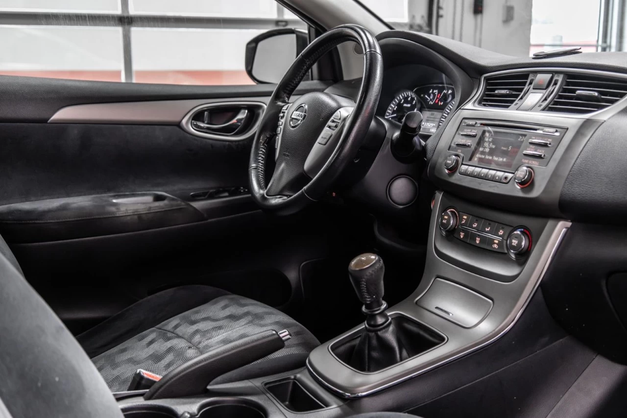 2013 Nissan Sentra Manuell BAS KM GARANTIE 1 AN Image principale