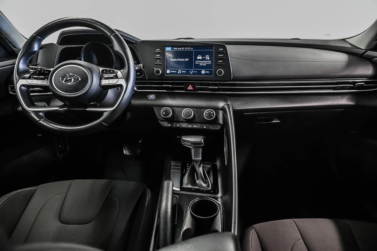 2022 Hyundai Elantra Preferred Image principale