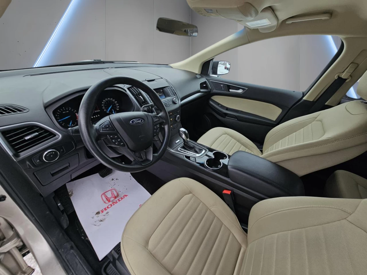 2017 Ford Edge 4dr SE FWD Image principale