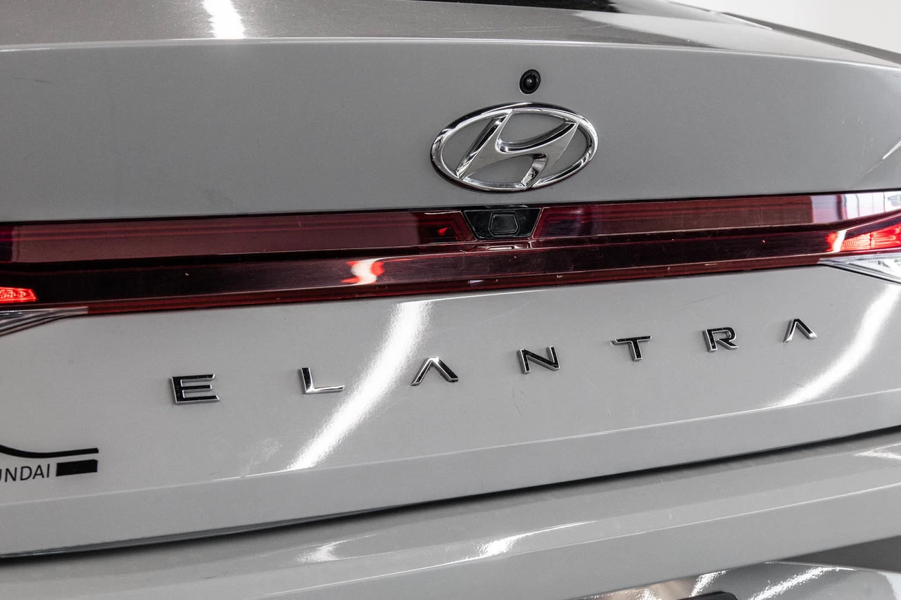 2022 Hyundai Elantra Preferred Image principale