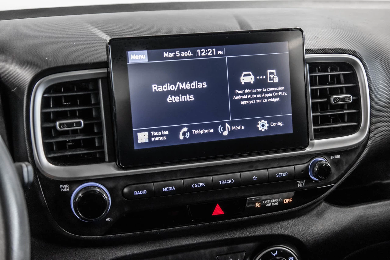2023 Hyundai Venue Essential Main Image